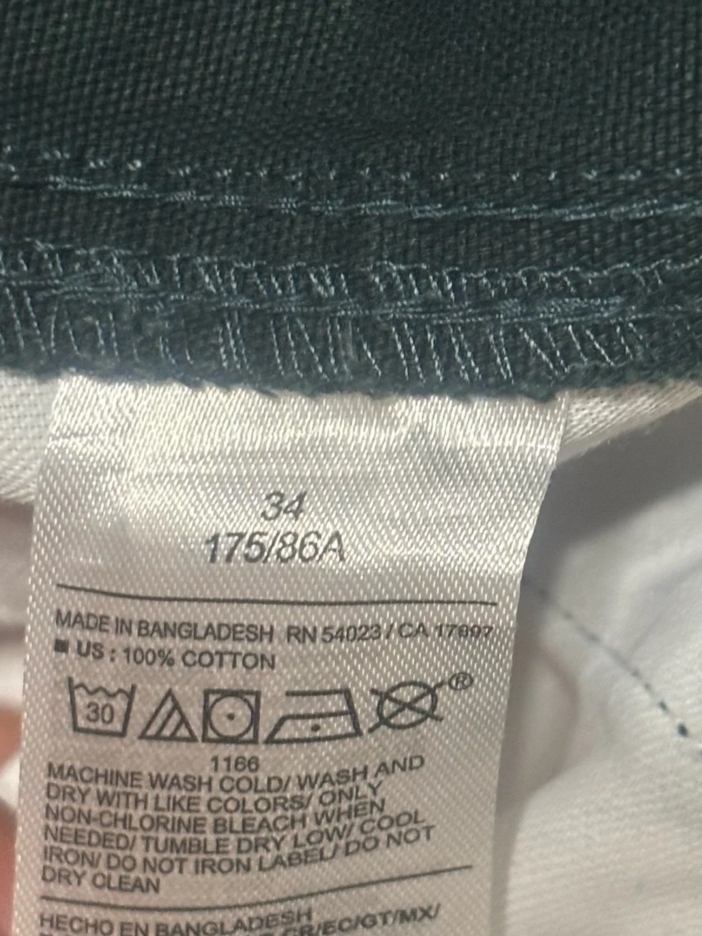 Old Navy Men's Loose Fit Twill Carpenter Shorts in a dark forest green